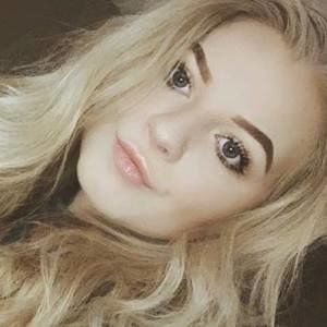 Meet your Posher, Chloe